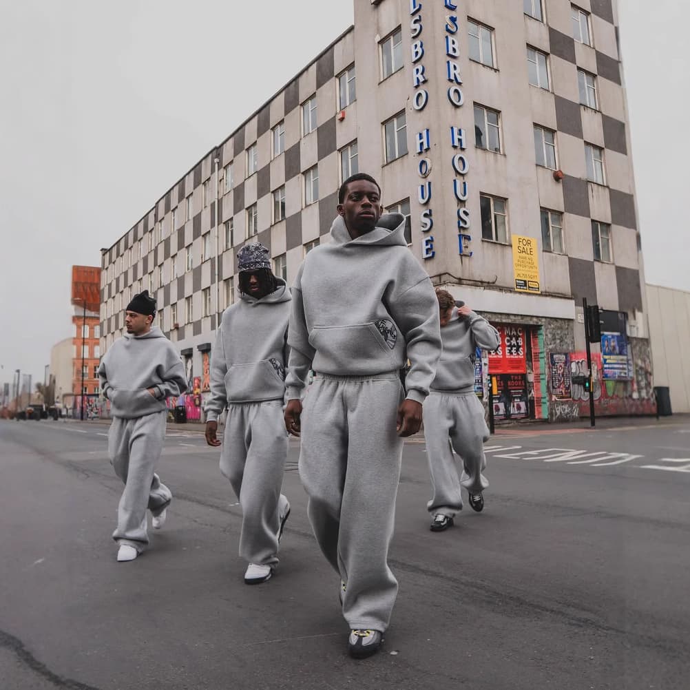 European and American wholesale personalized printed sweatshirt and sweatpants sets, long-sleeved pullover hoodies, retro jackets, street style.