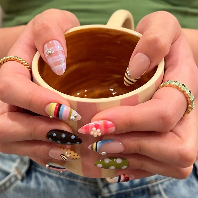 Summer cross-border popular European and American contrasting tropical stripe polka dot wearable nails colorful French oval patch fake nails