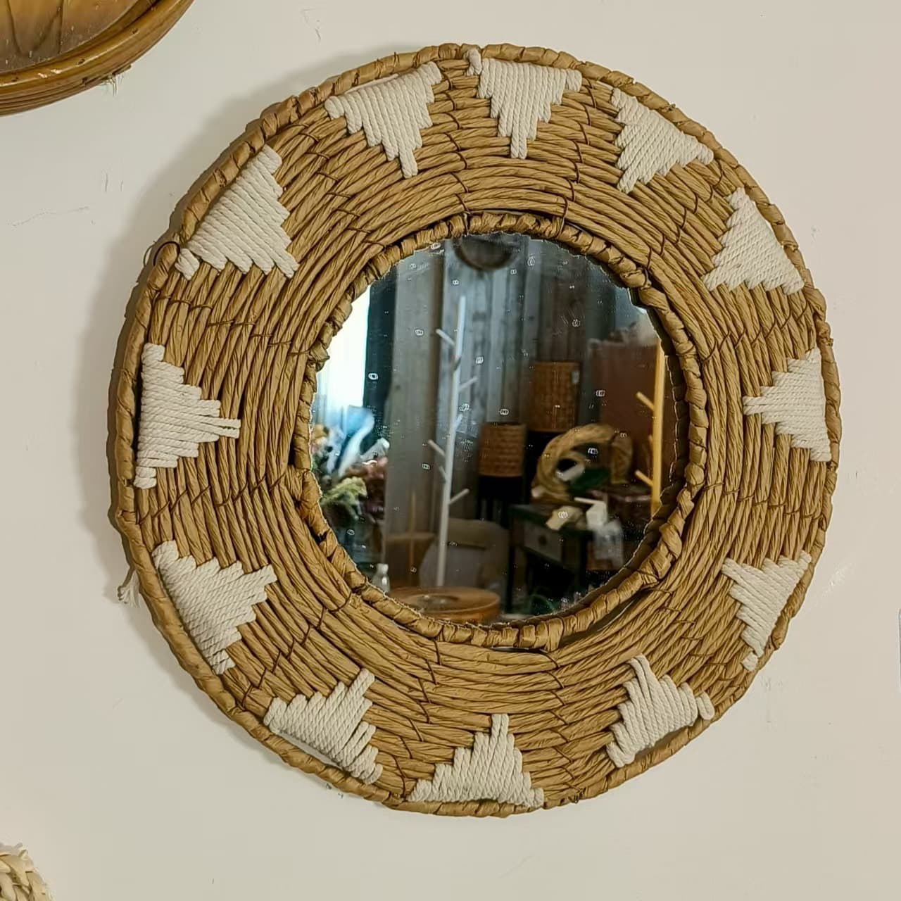 Straw woven mirror for living room background wall, entryway wall decoration, homestay woven makeup mirror, willow weaving
