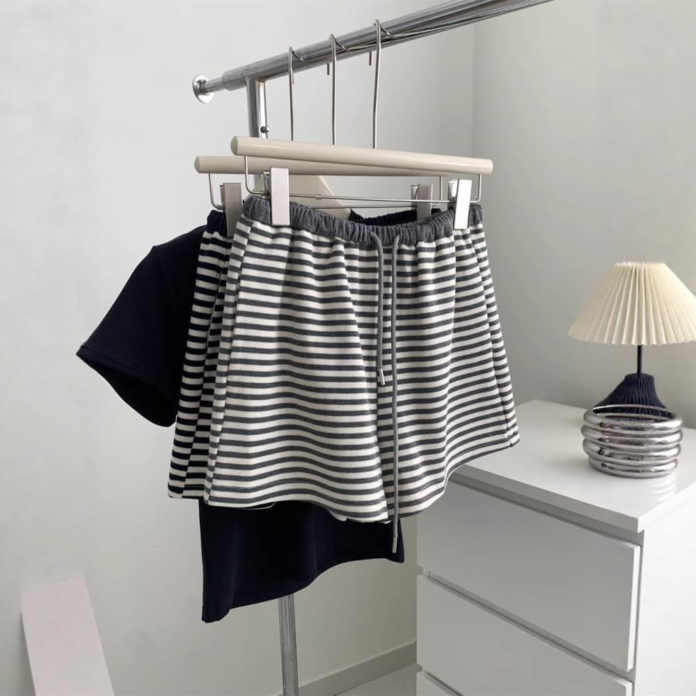 Plus Size 240 lbs Korean Contrast Stripe Casual Shorts for Women, Slimming A-Line Wide Leg Shorts, Summer Drawstring Sweatpants
