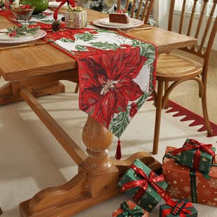 New Cross-border Yarn-Dyed Jacquard Polyester-Cotton Christmas Triangle Table Runner, Bed End Runner, Christmas Decorative Cover, Dining Table Cloth
