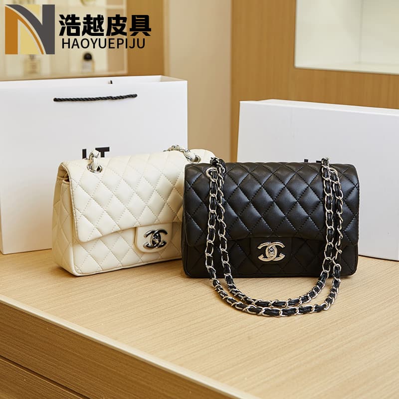 Small Fragrance Style Diamond Quilted Chain Bag 2025 New Women's Bag Large Capacity Genuine Leather Shoulder Bag Versatile Crossbody Bag Underarm Bag