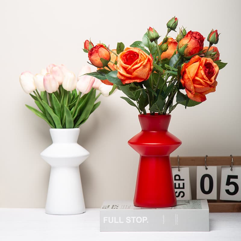 New Chinese style creative decorative vase red festive living room ornaments imitation ceramic plastic vase blow molding can store water