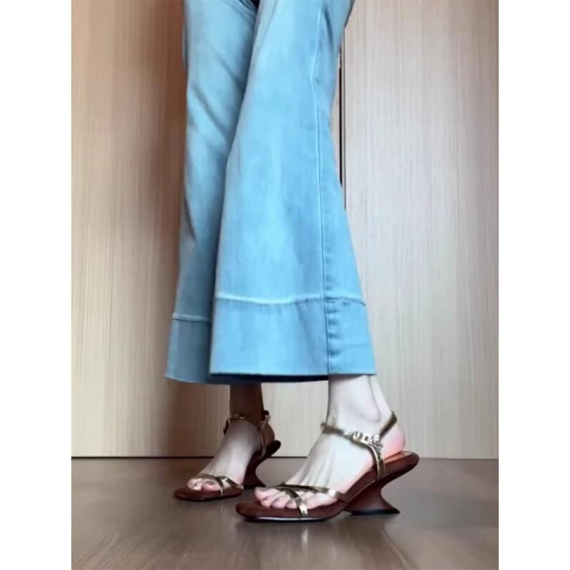 Wedge Heel Sandals Women Summer 2025 New French Vintage One Strap Gold Thin Strap Elegant Irregular Chunky Heel High Heels