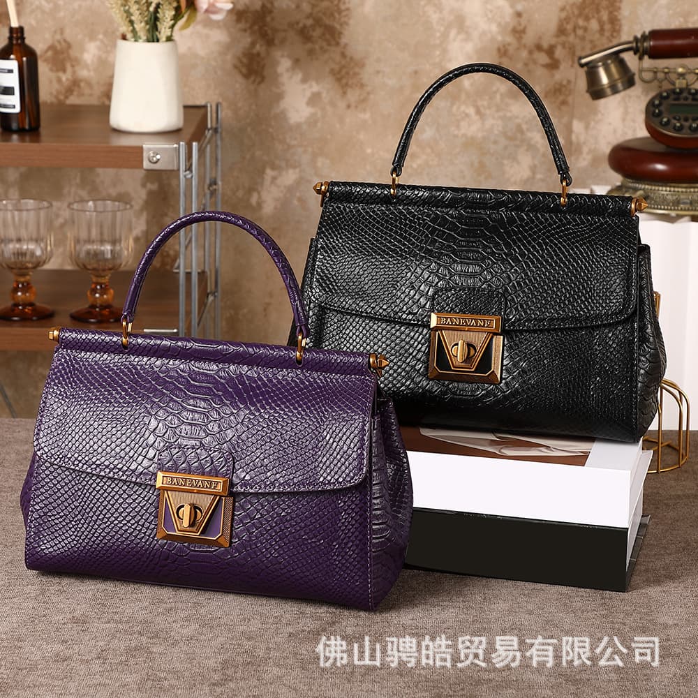 Snake print handbag for women 2026 new niche design large capacity high-end single shoulder crossbody bag cross-border hot style