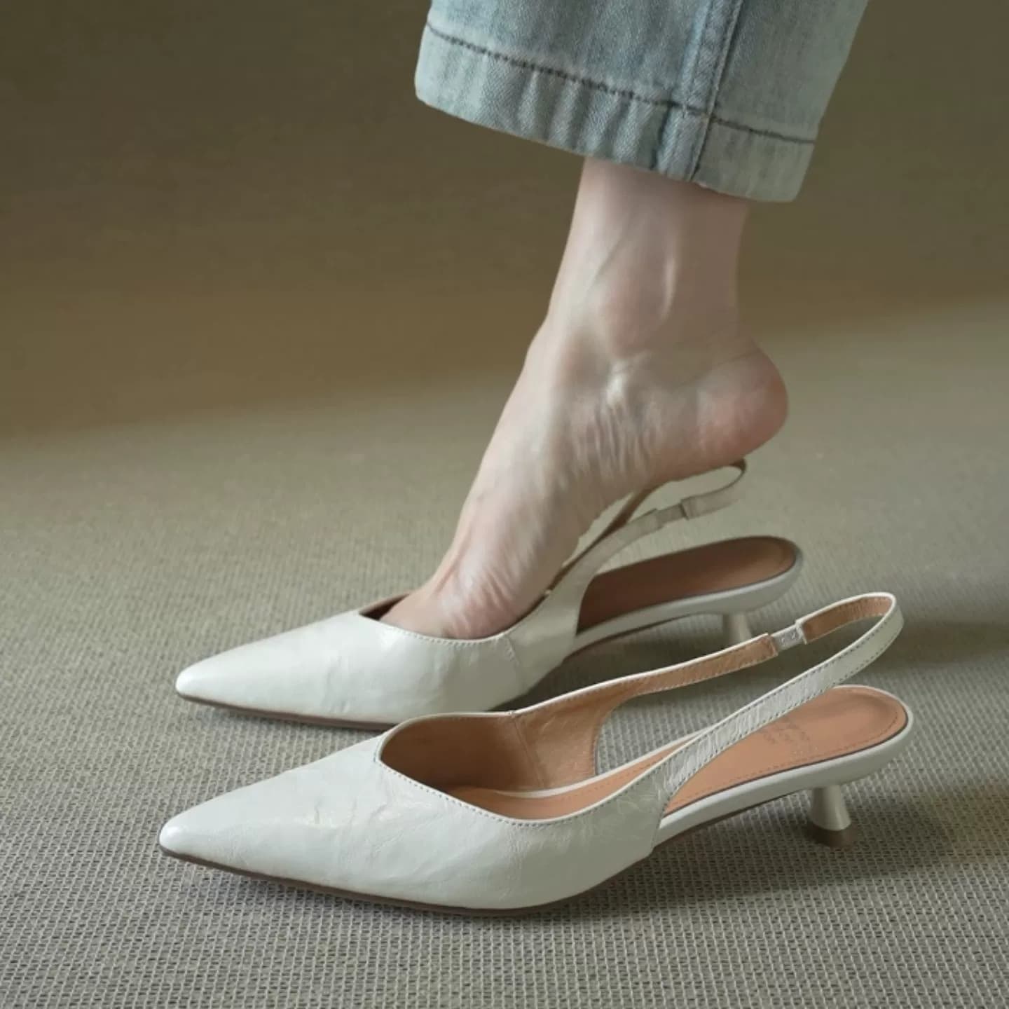 【A752】Chic Versatile 4cm Mid-Heel Closed-Toe Sandals Women's Shoes 2026 New Pointed-Toe Thin Heel Open-Back Single Shoes