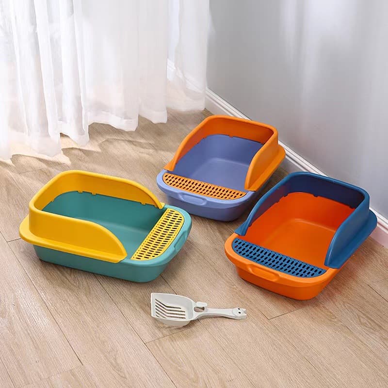 Free shipping for orders of 20+ units. Wholesale semi-enclosed cat litter box, large size, anti-splash, deodorizing cat supplies.