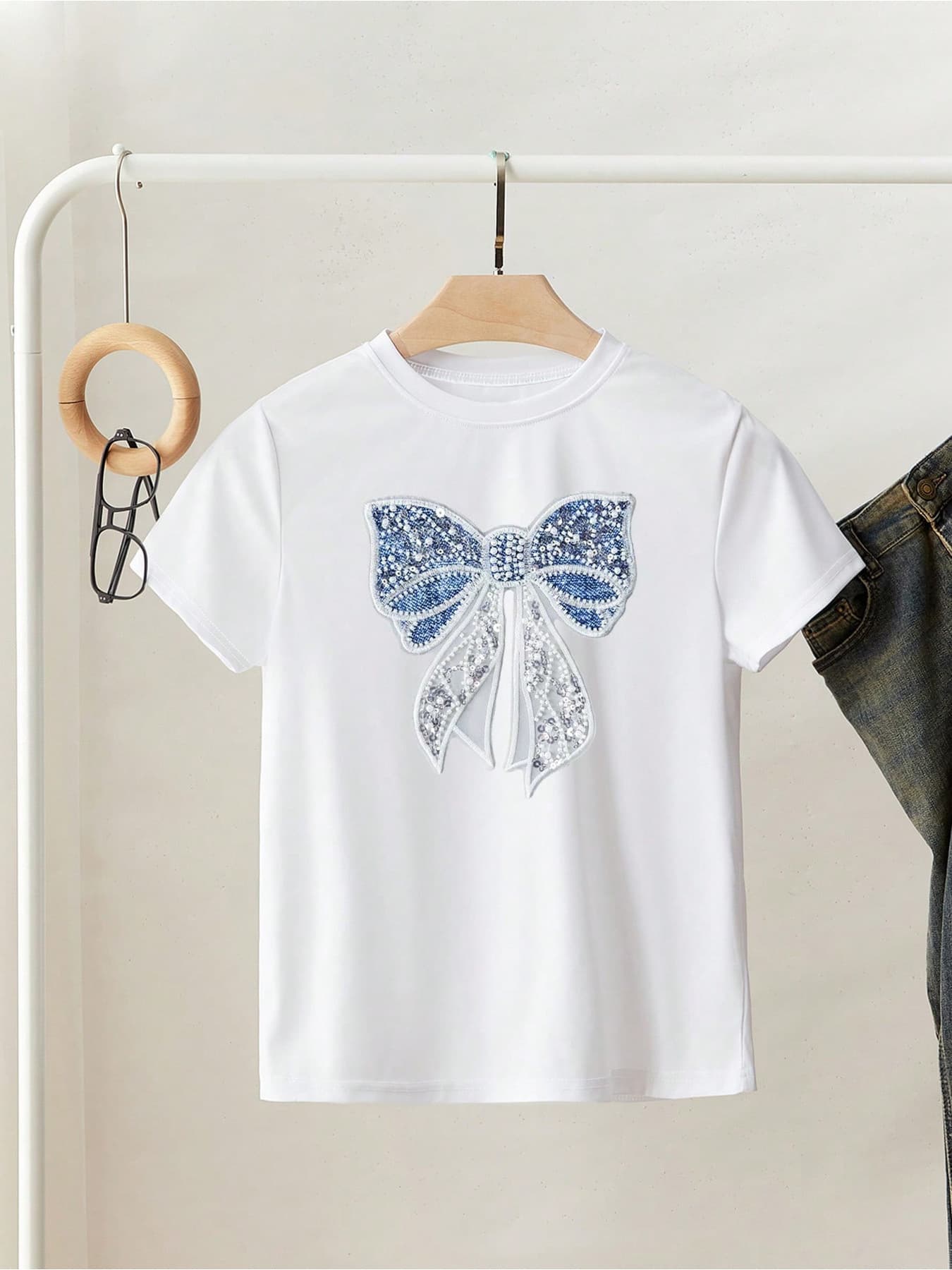 Women's T-Shirt, Niche Sweet Style with Sequins, Pearls, and Bow 3D Patch, Crew Neck Short Sleeve Casual Top