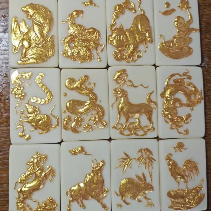 Ivory fruit carving twelve zodiac signs, zodiac signs, natal couple's neck pendants, brand pendants, handicrafts wholesale