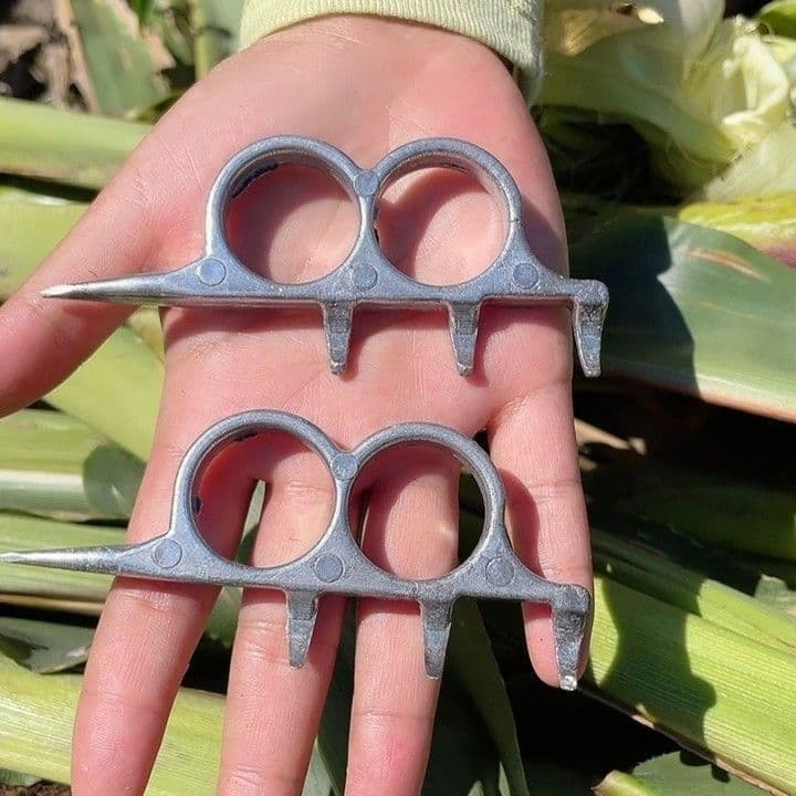 Corn Peeling Tool - Agricultural Corn Husk Remover with Self-Defense Spike for Personal Protection