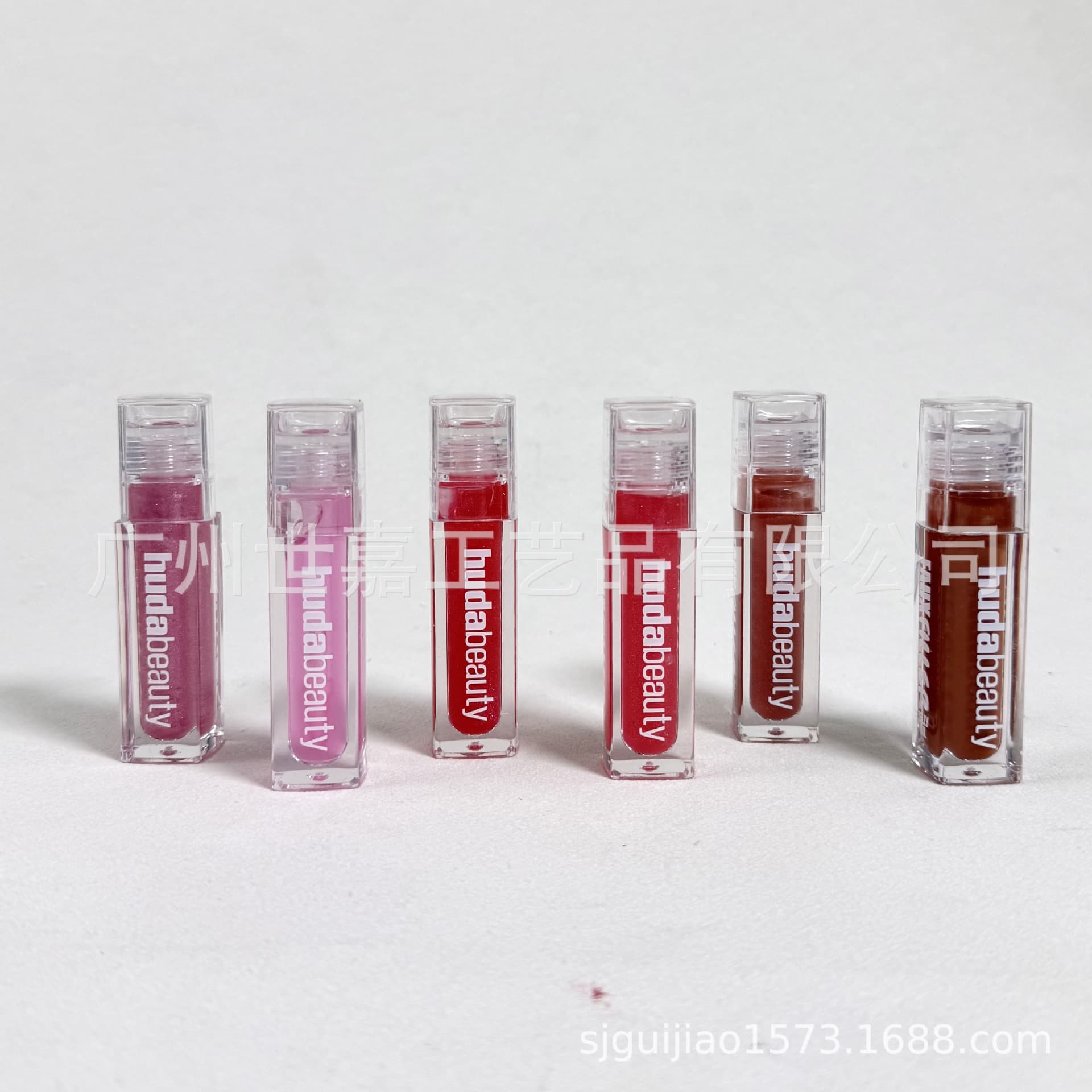 Huda Beauty Ultra Moisturizing Gel Lip Oil Faux Filler Lip Gloss Nourishing Lip Gloss Lip Plumper