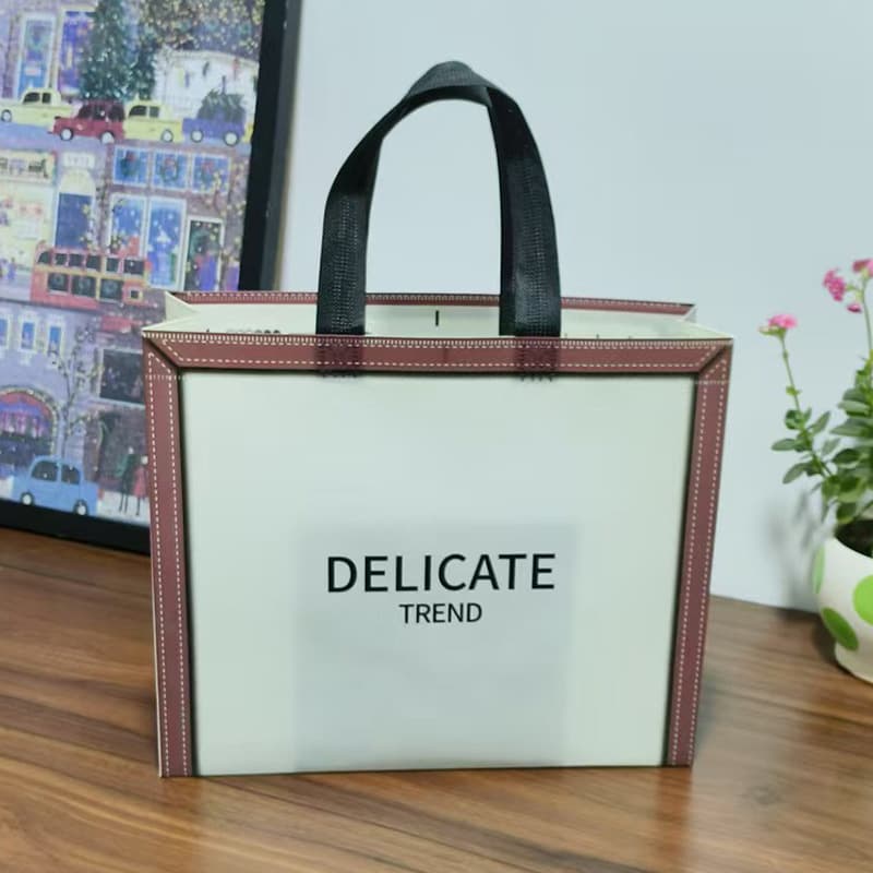 Non-woven Clothing Tote Bag for Boutiques, Foldable Shopping Bag, Gift Bag, Eco-Friendly High-Quality Design