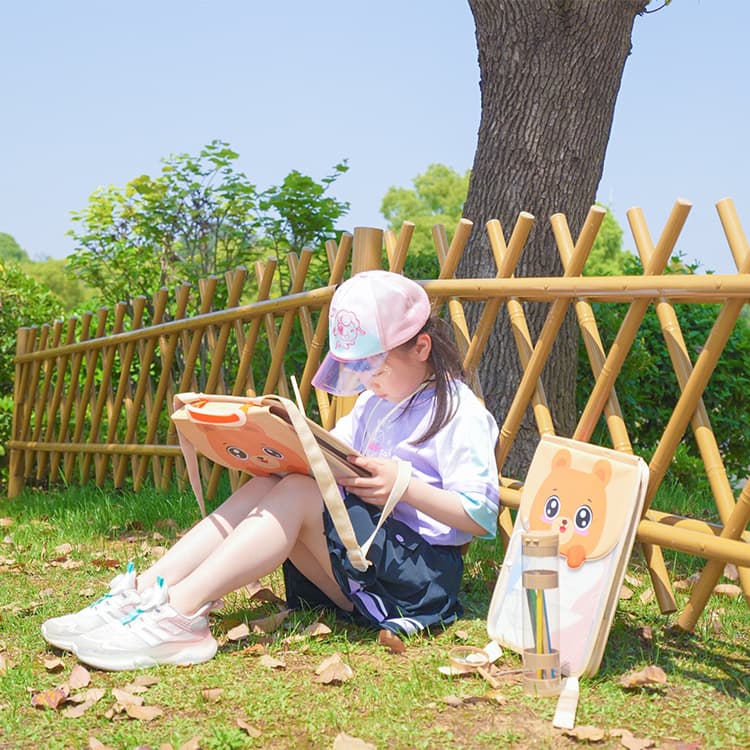 Portable Teddy Bear Print Sketch Backpack for Children's Outdoor Art Exploration