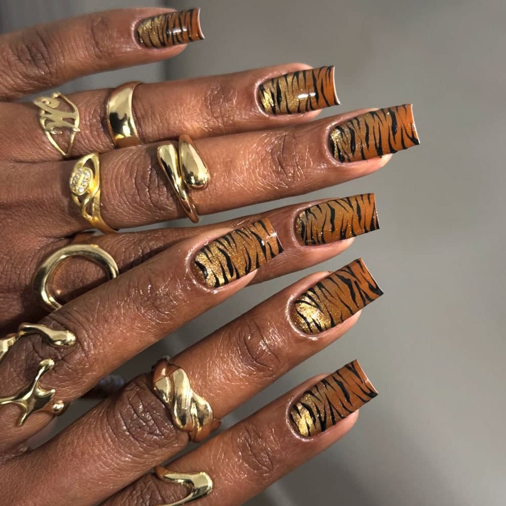 Retro golden brown tiger pattern wearable nails medium long cat eye manicure hot girl beauty European and American style removable fake nails