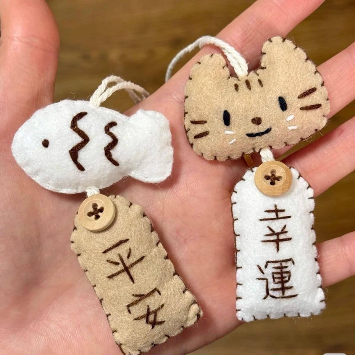 Xiaohongshu Same Style Cat and Fish Non-Woven Talisman Craft Kit, Cute Creative Gift Hanging Pendant for Birthdays
