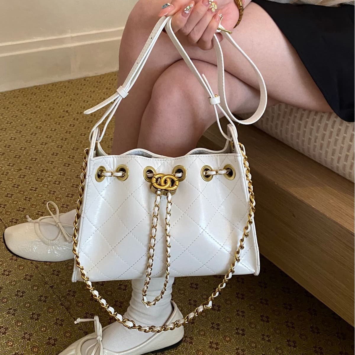 High-end textured Chanel-style handbags, stylish diamond chain light luxury embroidered thread, export bucket bags, single shoulder bags