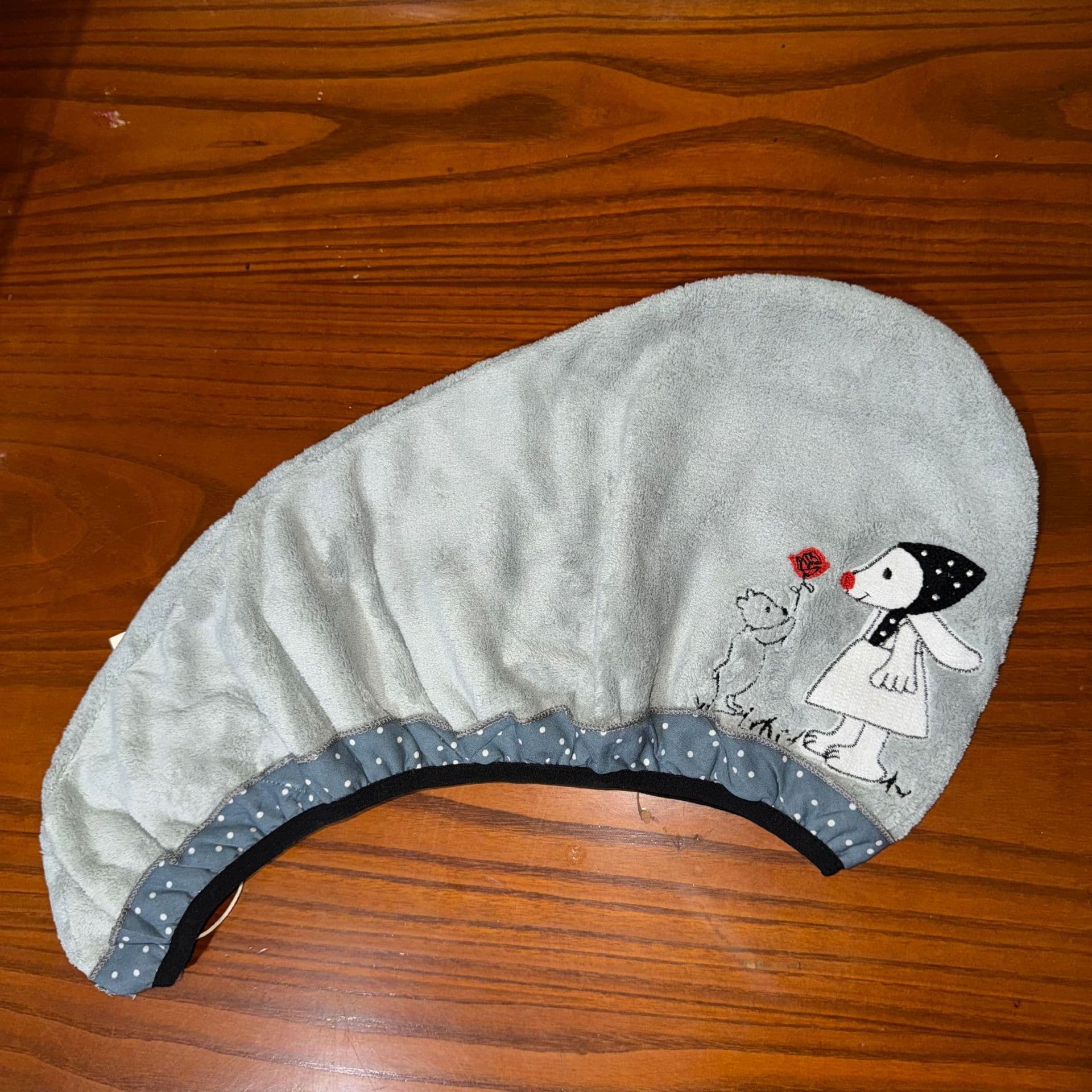 Telephone Puppy Embroidery Cute Towel, Bath Coral Non-Shedding Thick and Soft Face Towel for Students, Household Couple Face Towel
