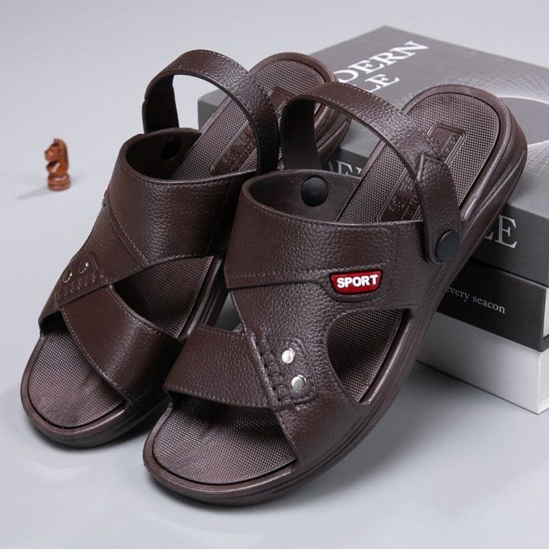 High-quality Vietnamese rubber men's sandals and slippers, one-piece two-wear summer men's outdoor wear, durable, driving, thick soles, non-slip
