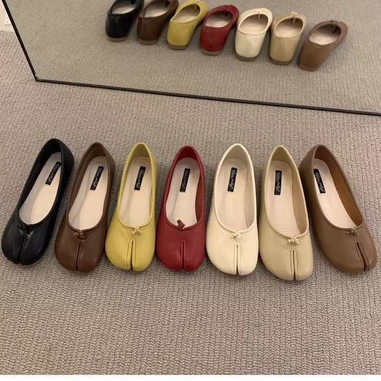 Flat-Soled Split-Toe Shoes for Women, 2026 Spring and Autumn, Thumb Split-Toe Boat Shoes, Round-Toe Loafers