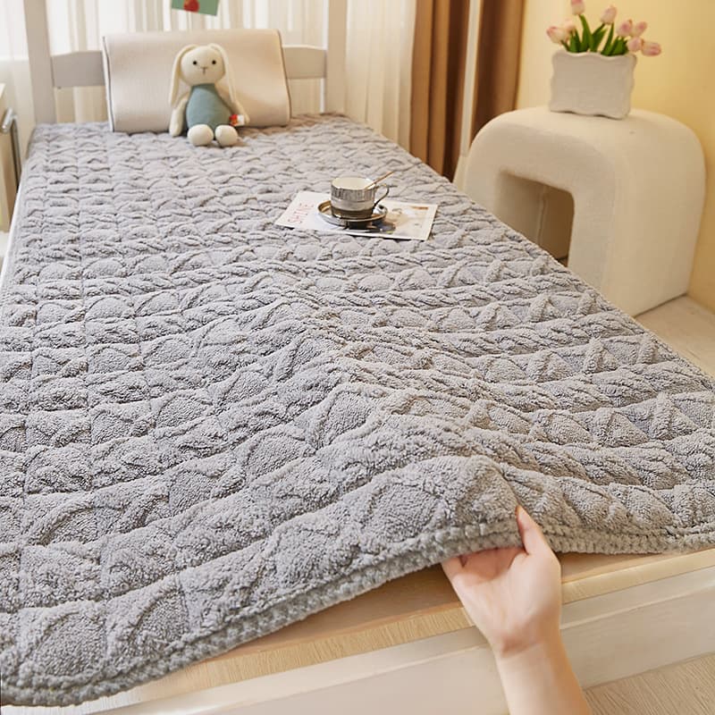 Super warm milk velvet mattress bottom taffeta plush blanket student dormitory single mattress adult household plus velvet sheets