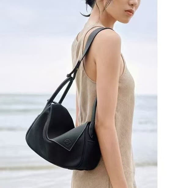 [Same style as Wang Churan] Gongxuan Yuanbao bag, first-layer cowhide pillow bag, shoulder bag, crossbody bag, commuting armpit bag, trendy