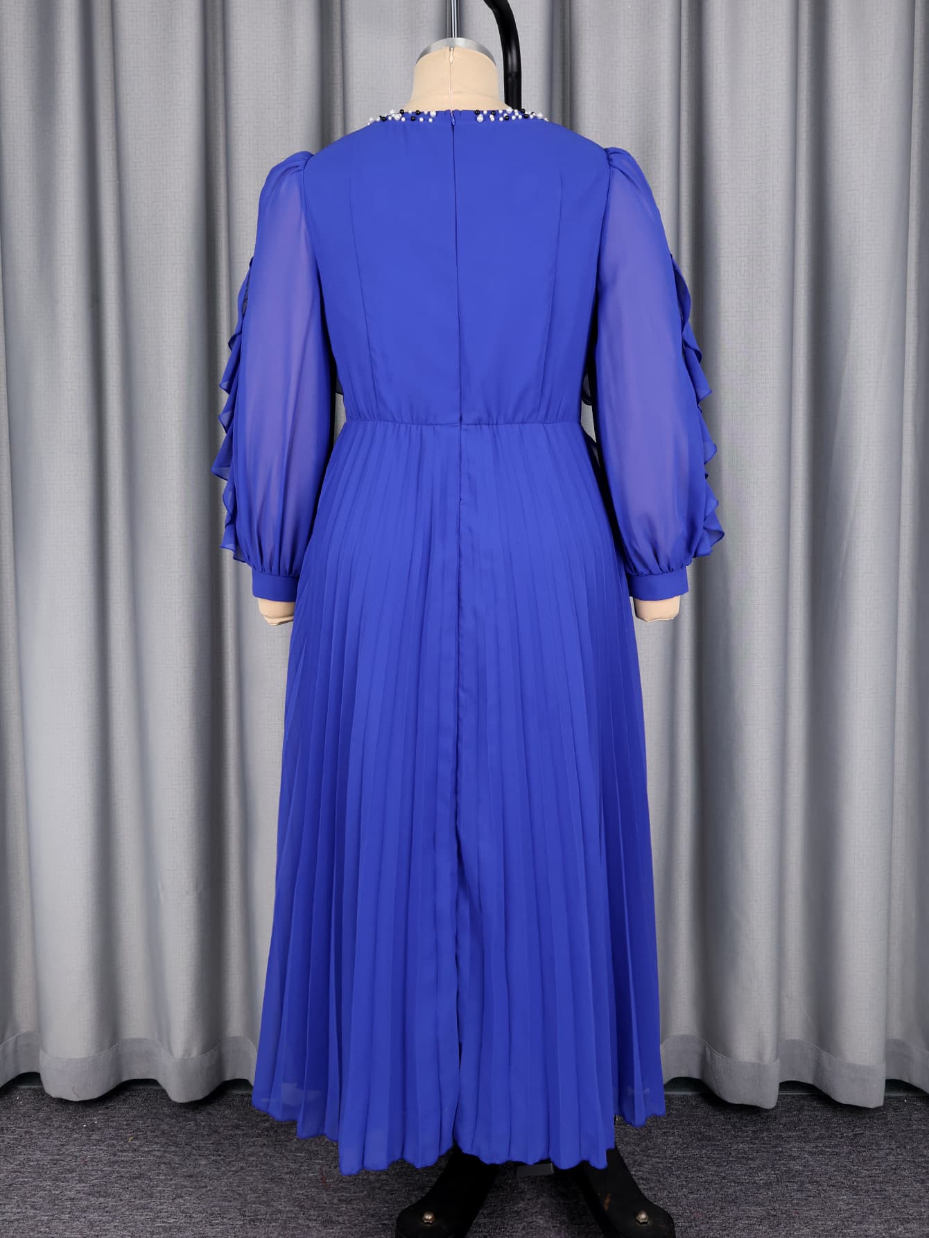 Plus Size Women's Dress with Beaded Ruffle Hem, Waist-Tightening Pleated Long Dress for Petite Curves, Banquet Elegant Gown