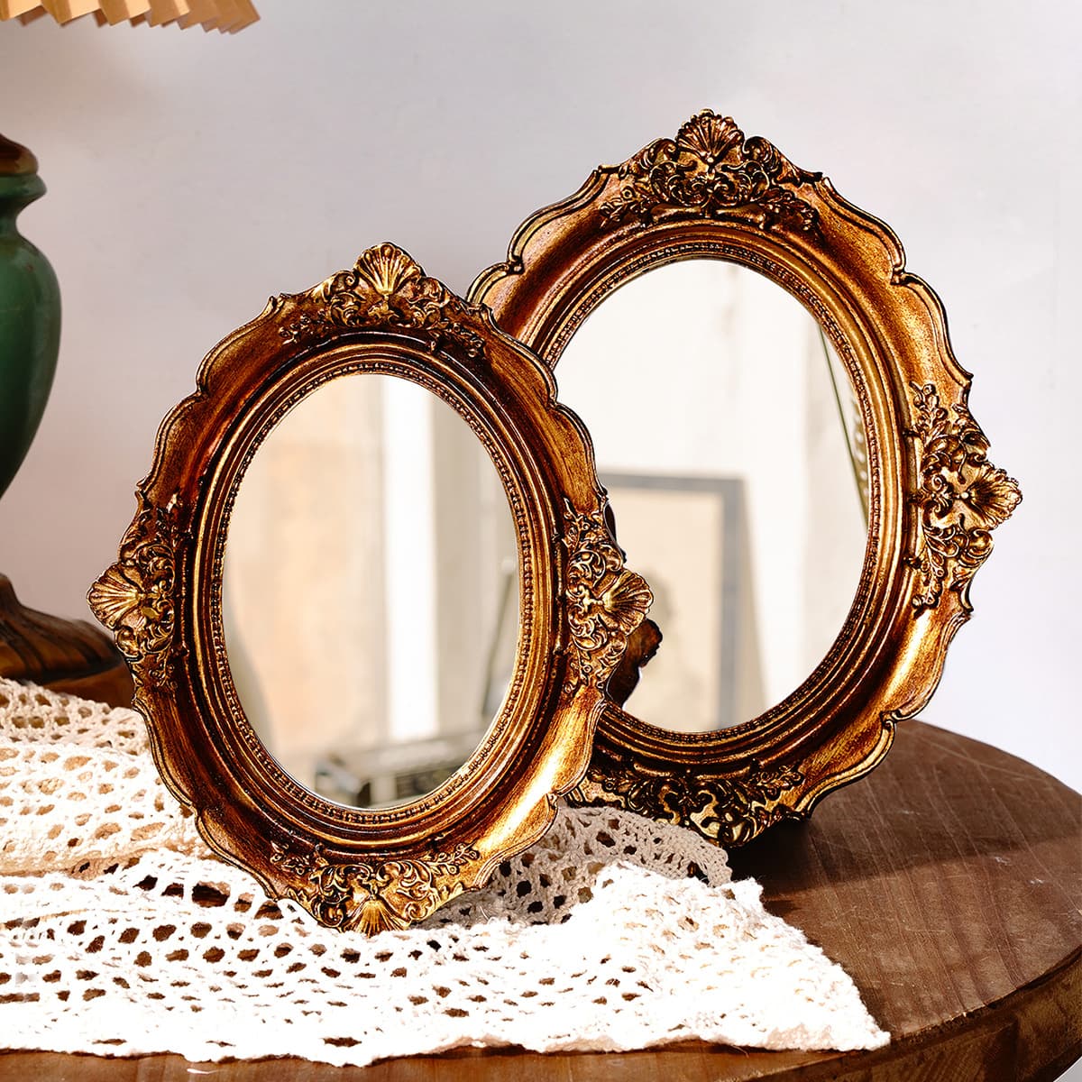 European Classical Court Style Vintage Pattern Oval Decorative Frame, Resin Material Antique Desktop Decor