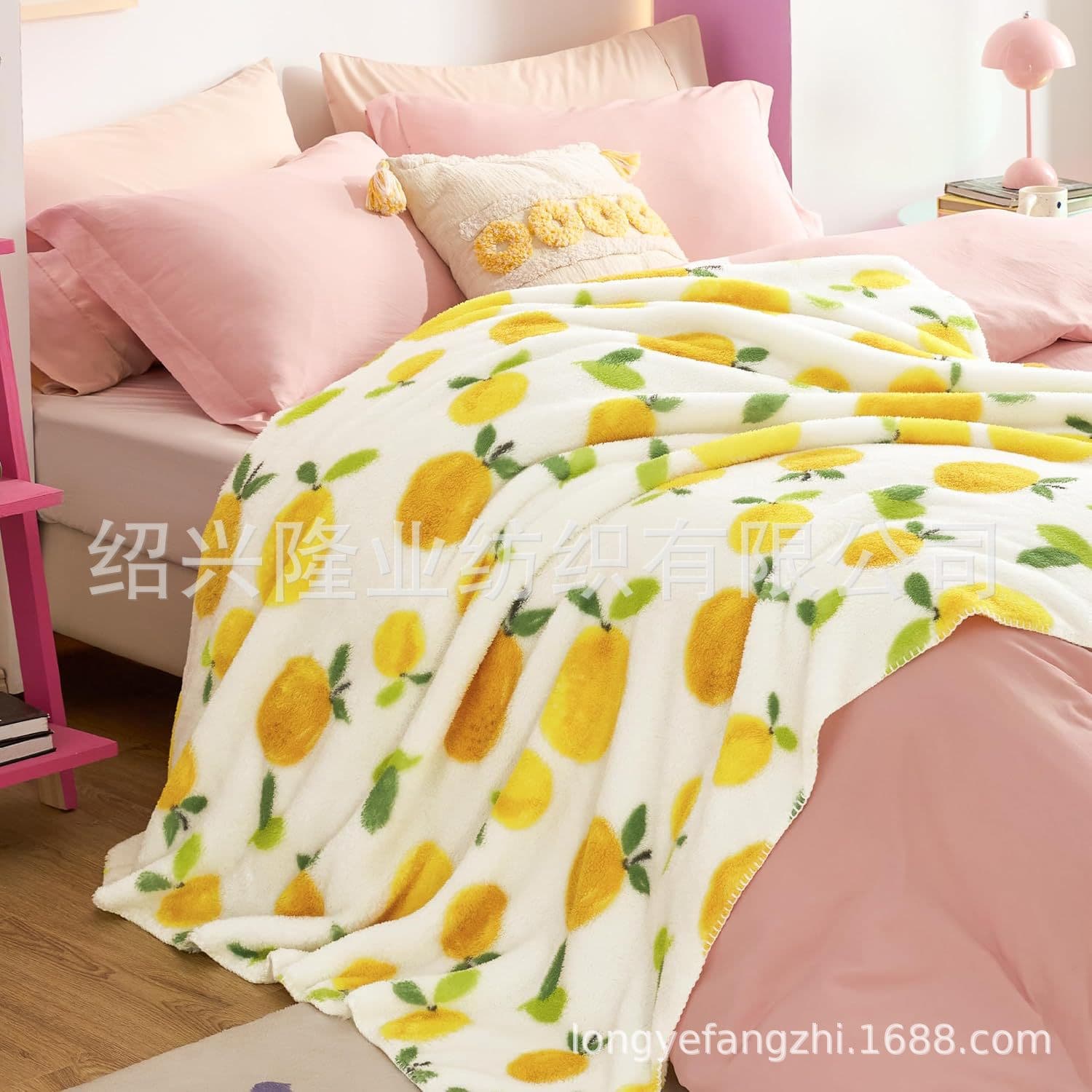 Factory Triangle Needle Lockstitch Coral Fleece Children's Blanket with Fruit Cow Plaid Print, Double-Sided, European Exclusive