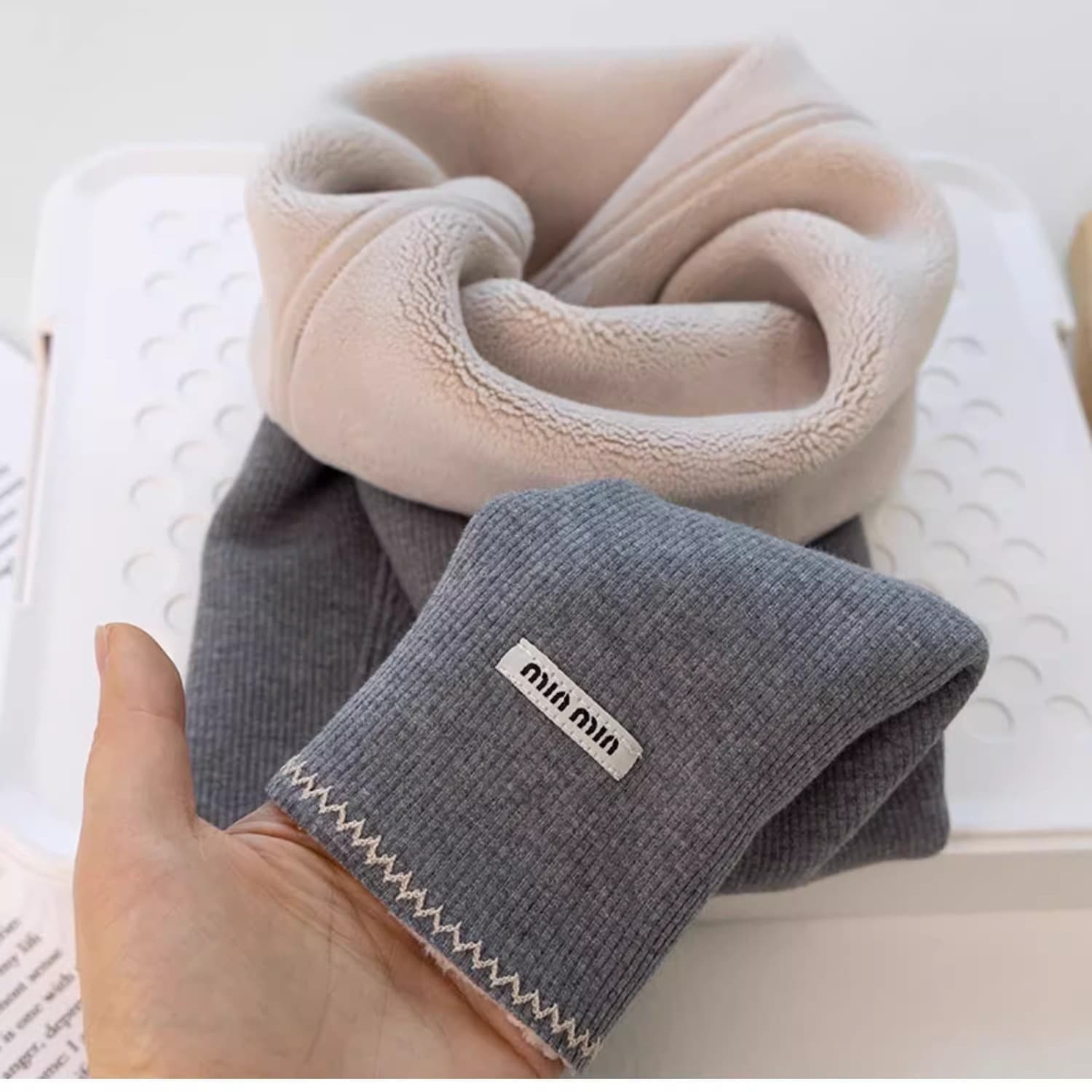Girls' Winter Fleece-Lined Thick Warm Leggings, Stylish Versatile Children's All-in-One Fleece Outer Wear Pants