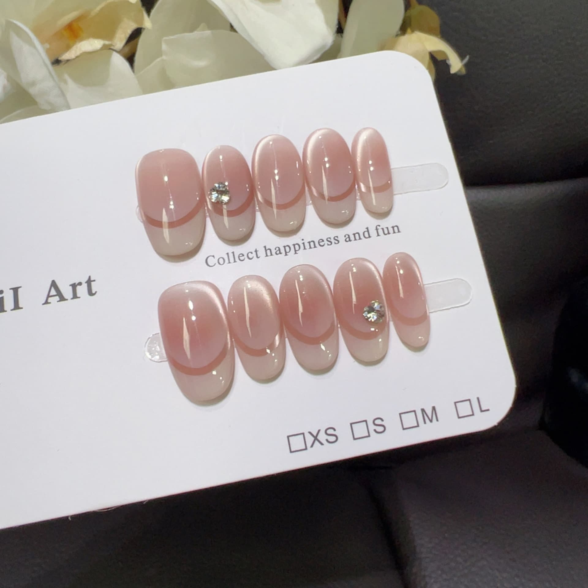 [Soft Cute Pink Halo] Nude pink half-arc crushed diamond wear nails with a girly look and white handmade nails, gentle and daily style