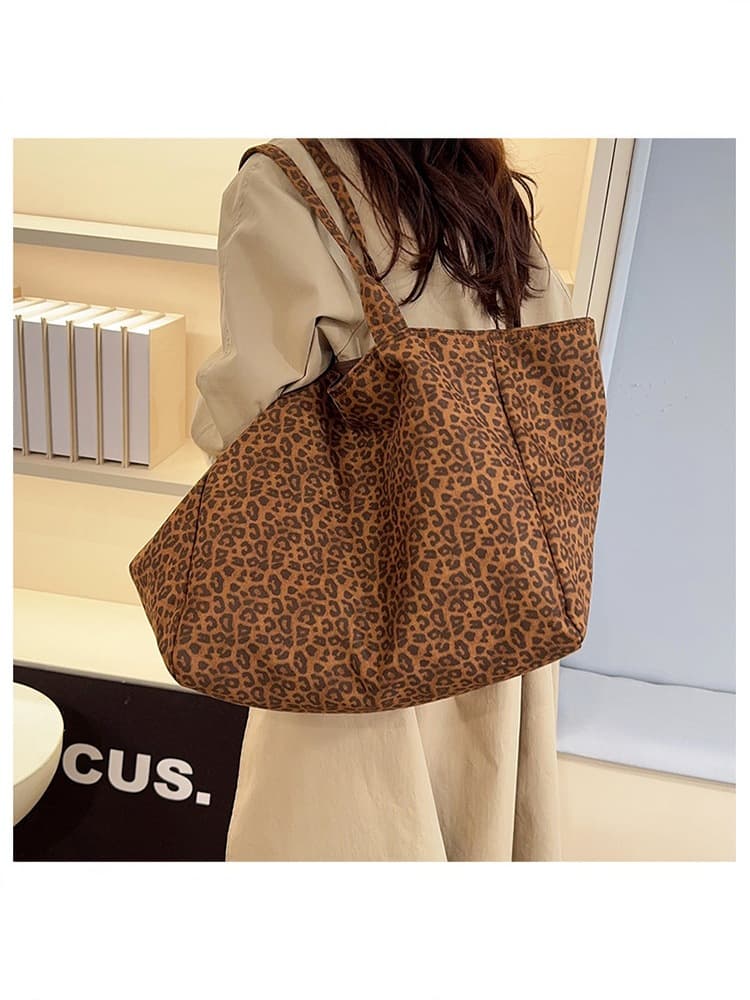 New Leopard Print Canvas Bag Versatile Campus Style Tote Bag Casual Shoulder Bag Underarm Bag Large Capacity Women's Bag