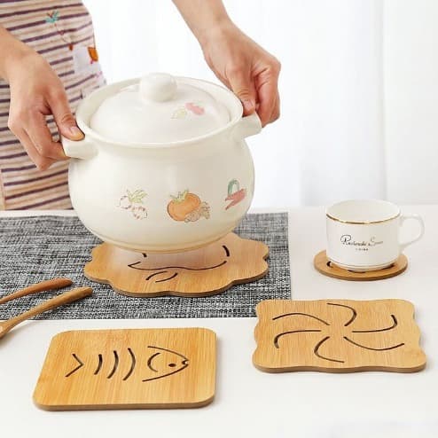 Wooden cartoon heat-insulating mat, non-slip table mat, pot mat, bowl mat, large size, creative and cute teacup coaster, wholesale.