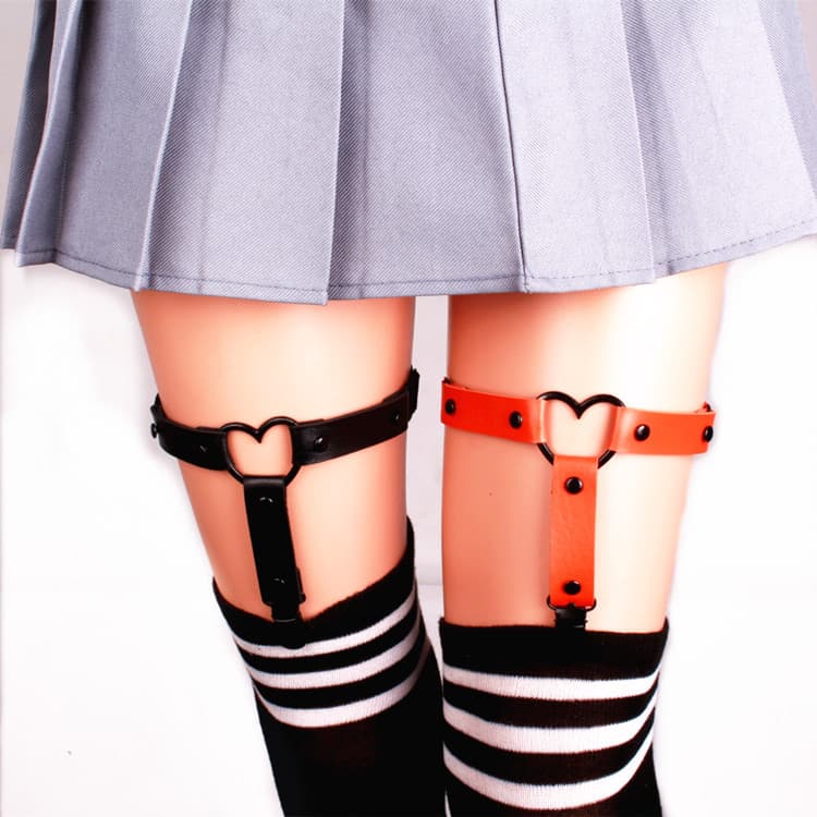 Factory direct supply of sexy and cool black heart-shaped PU leather leg rings, unique and unconventional dark elastic garter belts.