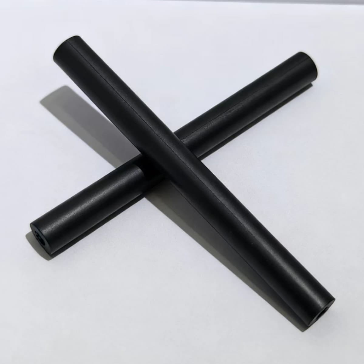 Black Solid Rubber Rods, Industrial Wear-Resistant Custom Rubber Cylinders from Direct Manufacturer