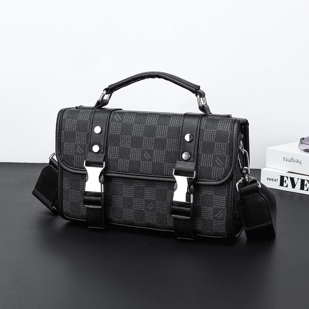 2025 New Men's Messenger Bag Trendy Large Capacity Messenger Bag Flip Bag Shoulder Crossbody Casual Men's Bag Wholesale