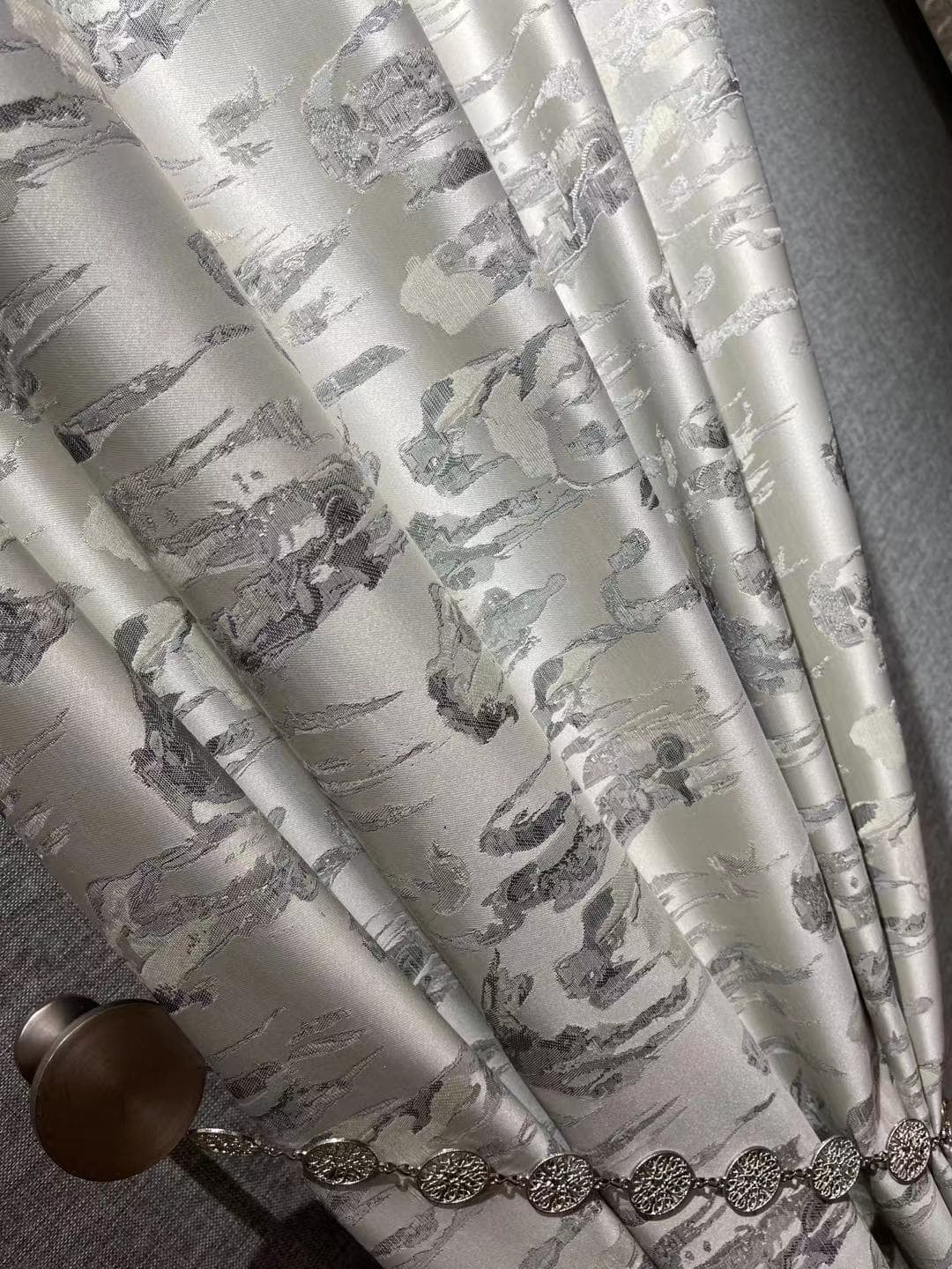 New luxury ready-made curtains custom high-temperature shaping, punched Korean pleats, adjustable hooks, size customization as needed.