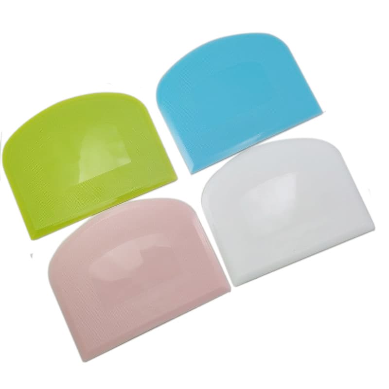Baking Tool PE Plastic Dough Scraper for Cake, Rice Noodle Roll, Soft Plastic Dough Cutter
