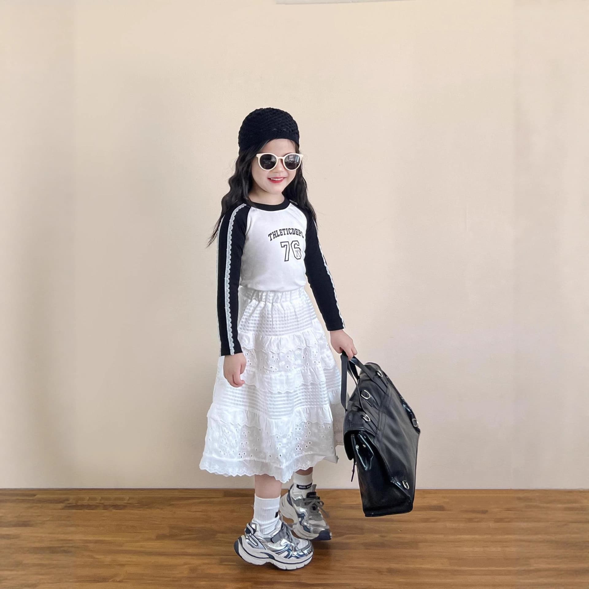 Girls' Autumn Sweet Letter Print Lace Raglan Base Layer T-Shirt + White Lace Tiered Skirt