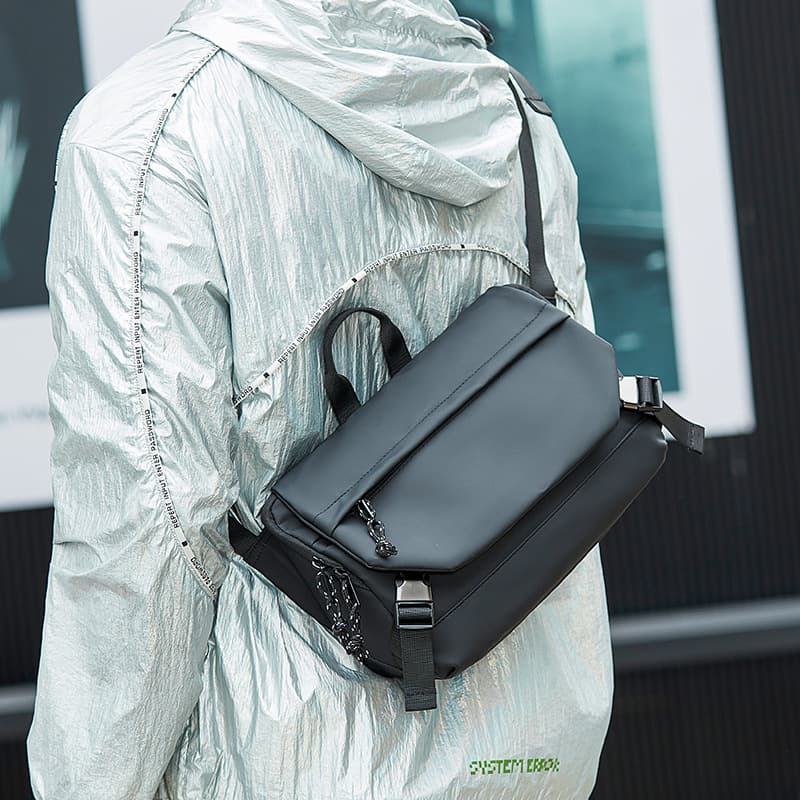 New summer functional crossbody bag for men, trendy brand sports men's bag, niche design, black shoulder bag, messenger bag