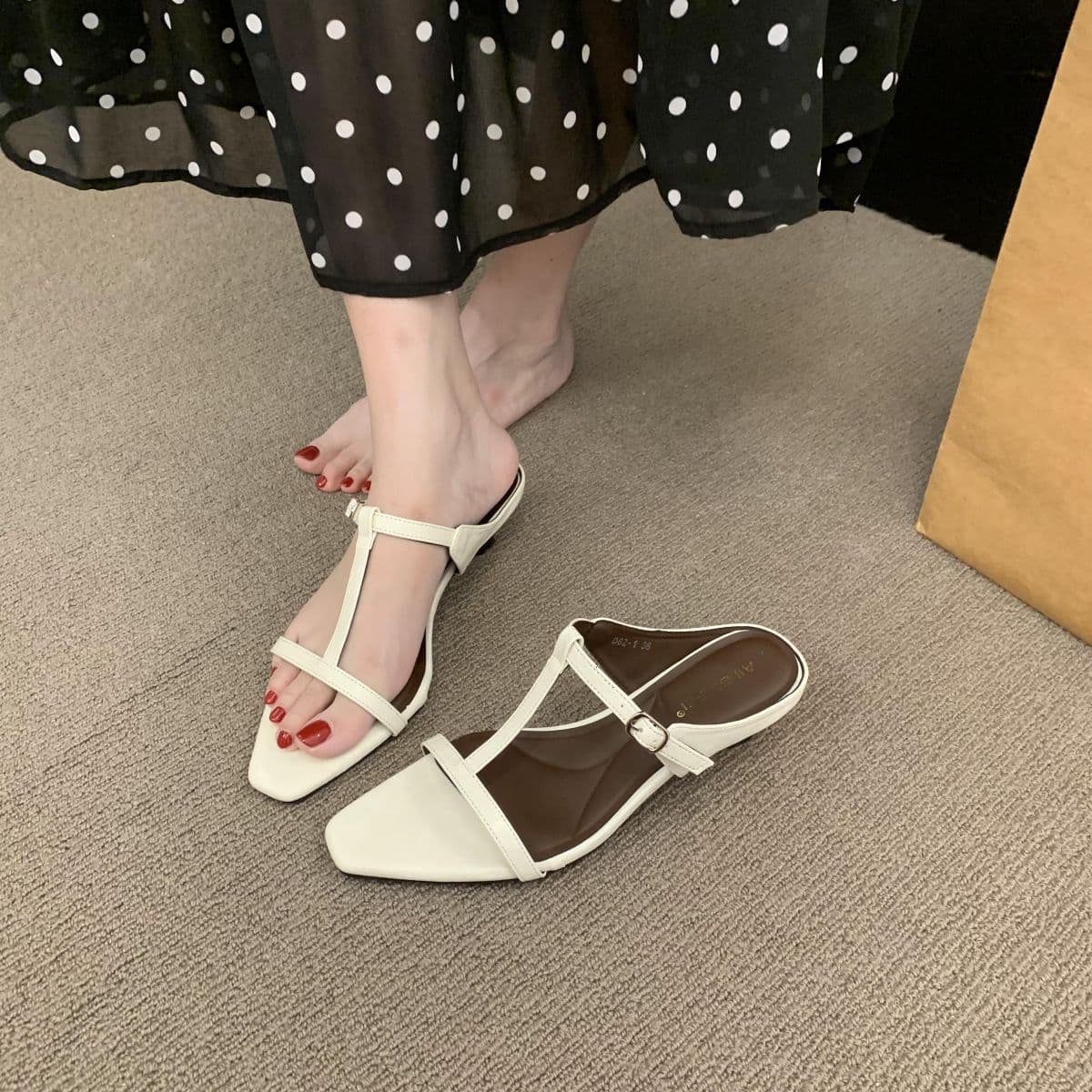 Fashionable Square Toe One-strap Buckle 2026 Comfortable Absolutely Chic Chunky Heel Slide Sandals Women Summer Open Toe Kitten Heel Sandals