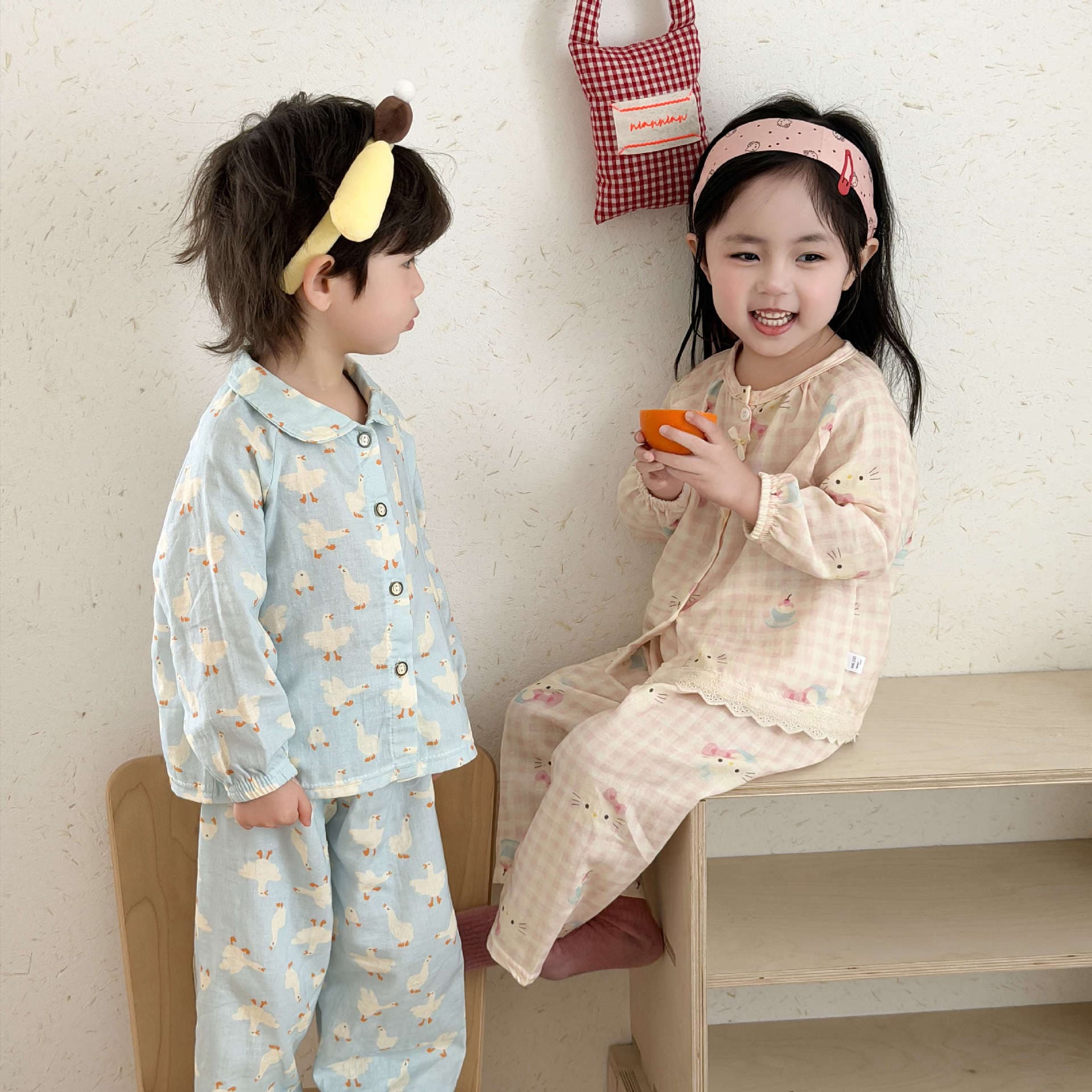 Children's pajamas pure cotton double-layer gauze spring, summer and autumn thin baby home clothes men's and women's cartoon air-conditioned clothes set