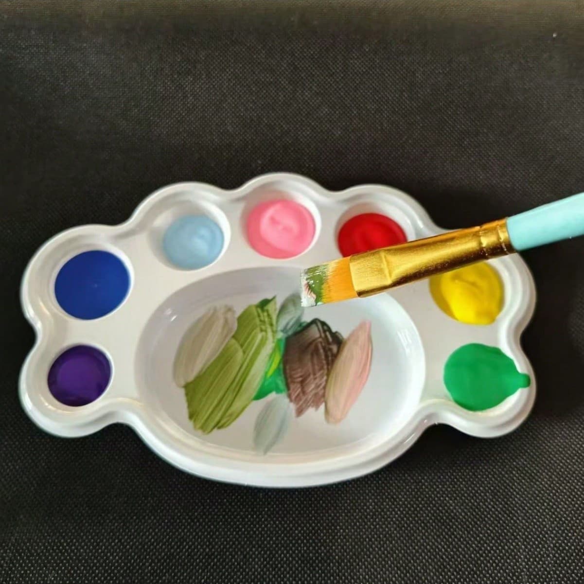 Disposable No-wash Watercolor Palette, Children's Painting Art Plum Blossom Shape Small Footprint Paint Palette