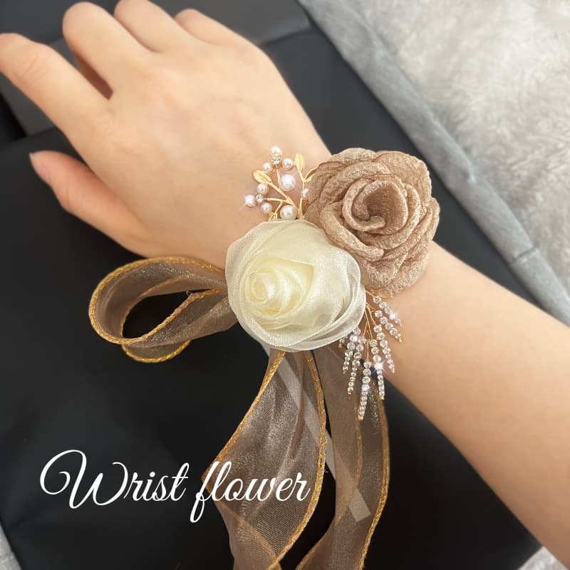Bridesmaid wrist flower wedding bride high-end hand flower bracelet flower corsage fairy wedding sister group white souvenir