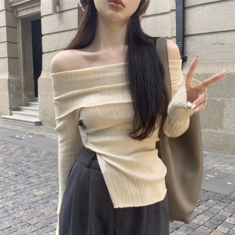 Hot girl one-shoulder long-sleeved knitted bottoming shirt for women autumn black sexy irregular slim waist short top