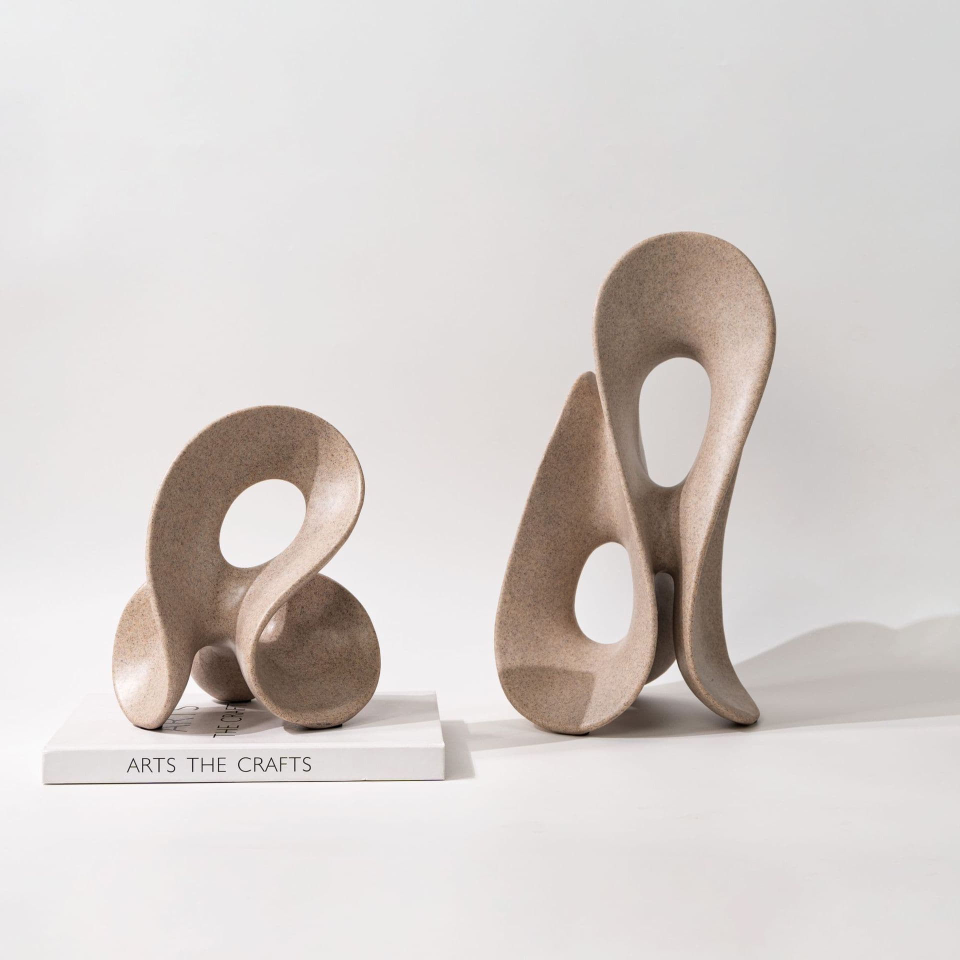 Italian Minimalist Abstract Art Dream Door Resin Figurine, Creative Craft Decoration for Office, Hotel, and Entryway