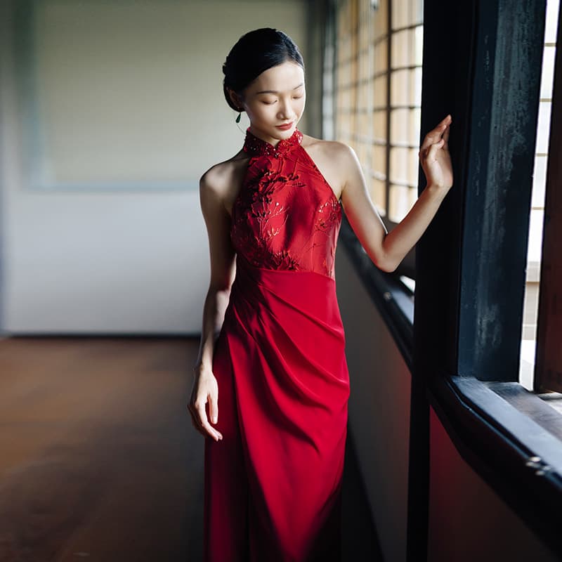 New Chinese-style Bride Cheongsam Halter Long Dress Slimming Modified Sleeveless Off-Shoulder Wedding Dress Red Morning Robe Evening Gown