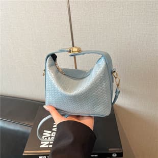 Fashion Woven Small Square Bag Women Crossbody Bag Versatile Simple Underarm Bag 2026 New Style Single Shoulder Bag Lunch Box Bag
