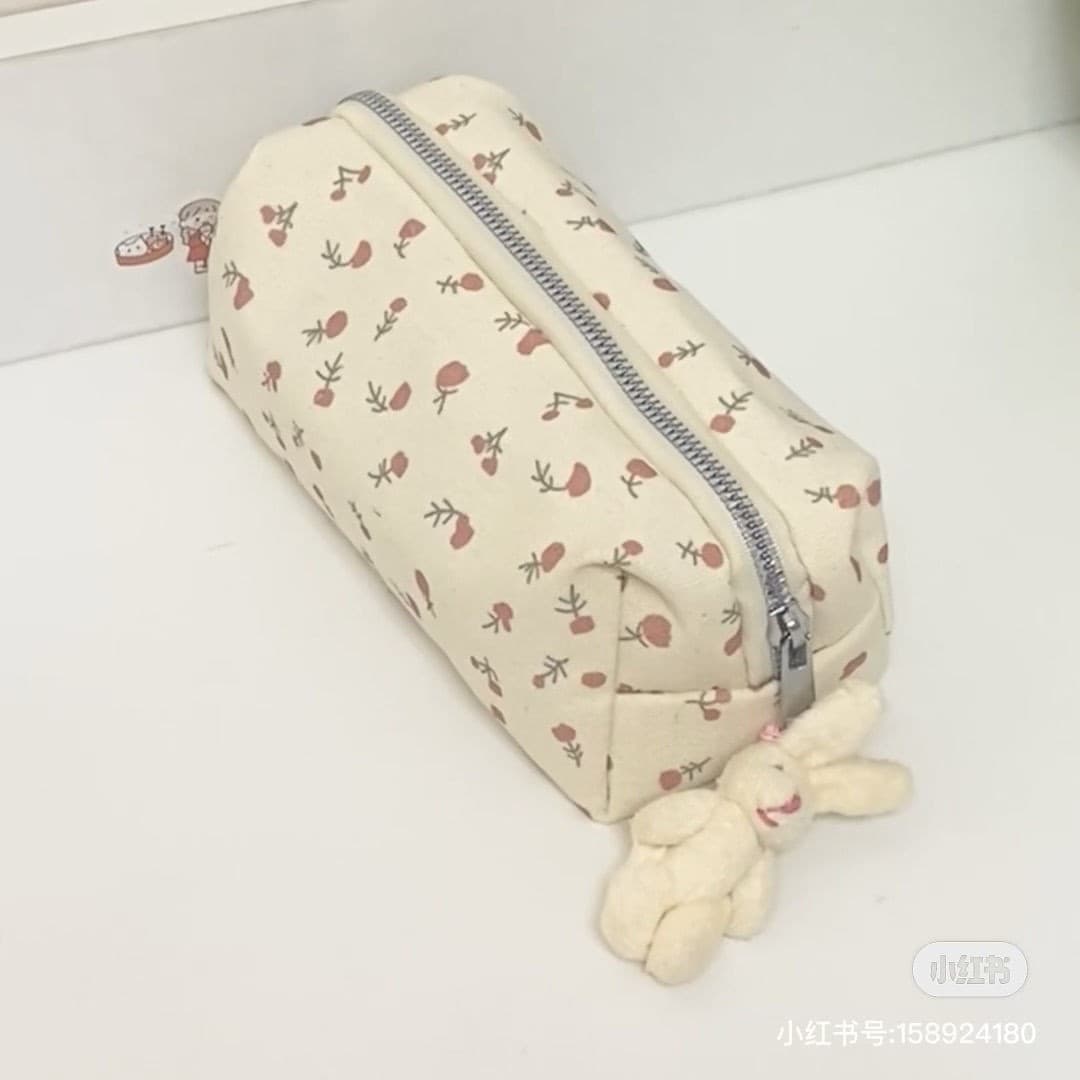 Factory Wholesale Small Floral Pencil Case, Ins Style, High Appearance, Simple Design, Large Capacity, Middle School Student Stationery Box