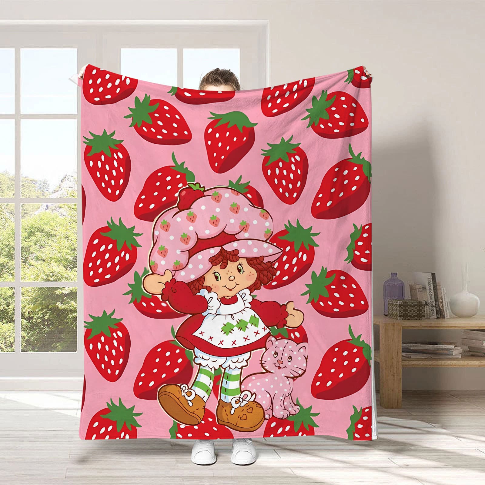 Cross-border Amazon Strawberry Shortcake Plush Cartoon Nap Blanket, Four-Season Fleece Blanket