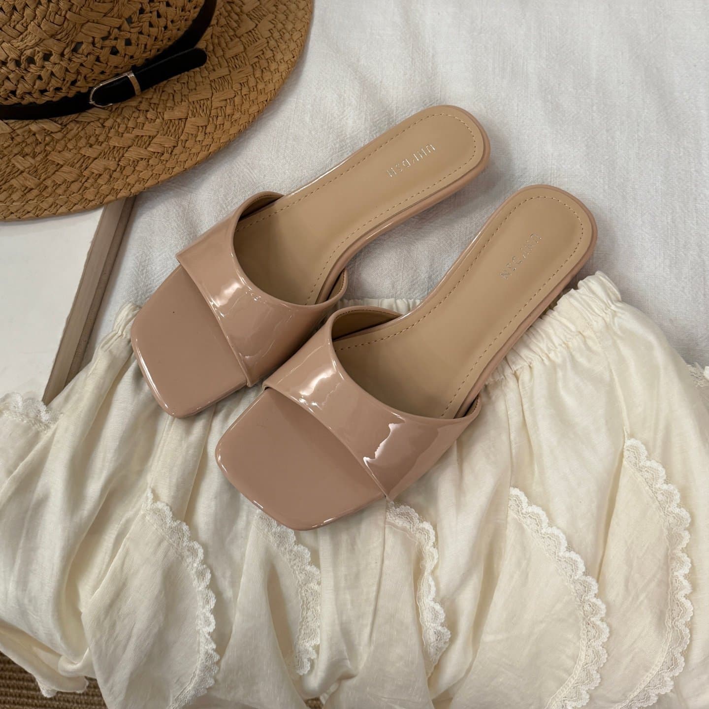 UNIDSN 2026 New Women's Flip Flops Summer Wedge Anti-Slip Sandals Black Simple Beach